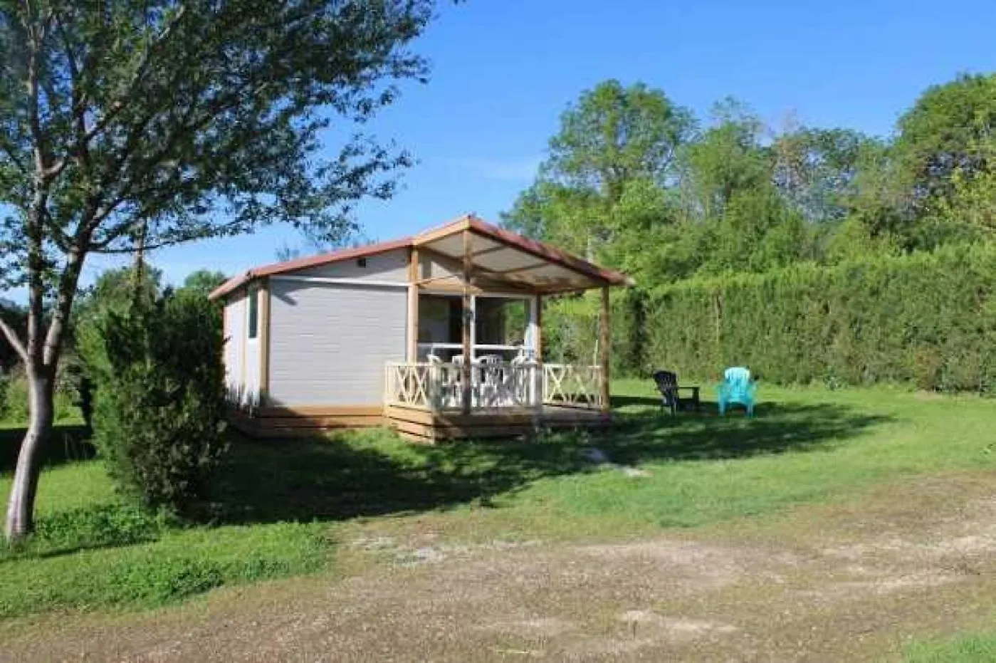 Camping 3 Etoiles - Piscine - Eehgef Castelnau-Picampeau 营地
