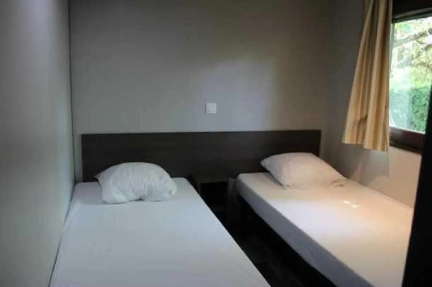 Camping 3 Etoiles - Piscine - Eehgef Castelnau-Picampeau 营地